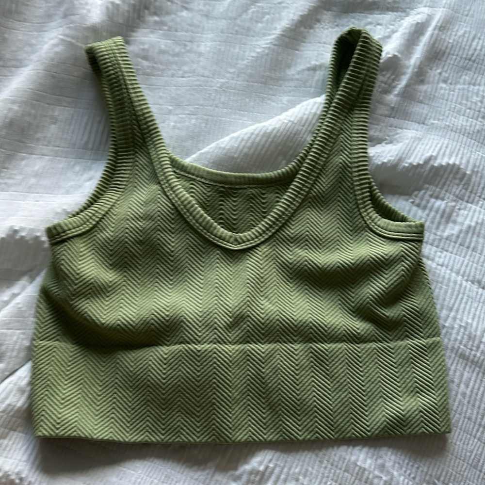 Nikibiki cropped tank